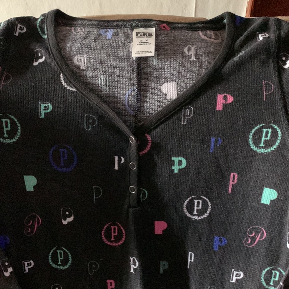 Vintage Victoria’s Secret Pink Thermal Monogram Onesie Size Medium in EUC - Picture 3 of 4